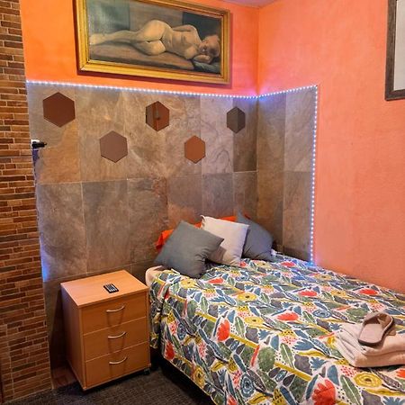 Bonita Habitacion En Chalet バルセロナ エクステリア 写真